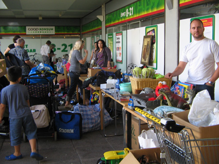 04_Loppisstånden kommer på plats