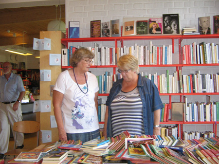 17_Biblioteksansvariga Berit och  KLOKs ordförande, Lena